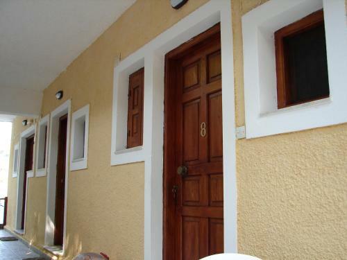 Mandaniki Apartments