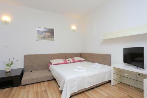 Apartments With A Parking Space Makarska - 18324