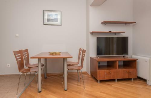 Apartments Romana