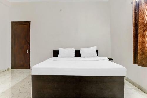 Collection O 83271 Hotel Shipra Residency