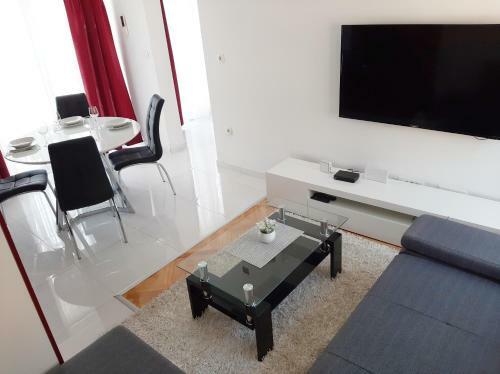 Hostal Guesthouse Maestral