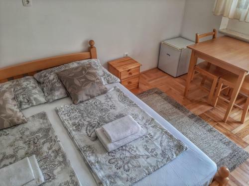 Hostal Guesthouse Maestral