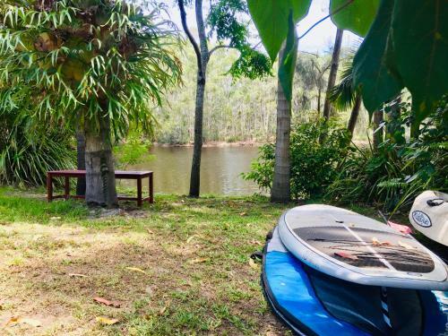 Lakeside Beach House - Hostie Properties