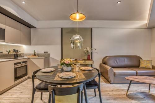 Majestic Broadway- 4 Star Apartment