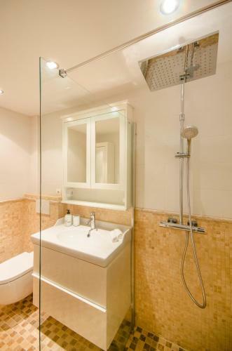 Modern Duplex With Heated Pool & 360� Sea Views