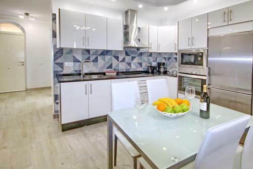 Modern Apartment In Complex With Pool In Costa Adeje