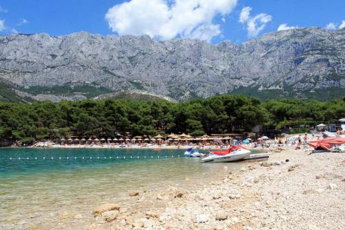 Apartments With A Parking Space Makarska - 18145