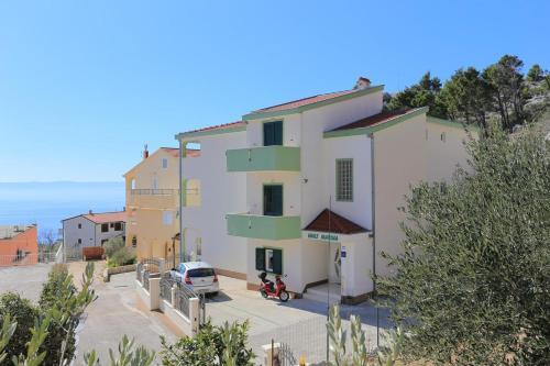 Apartments With A Parking Space Makarska - 18213