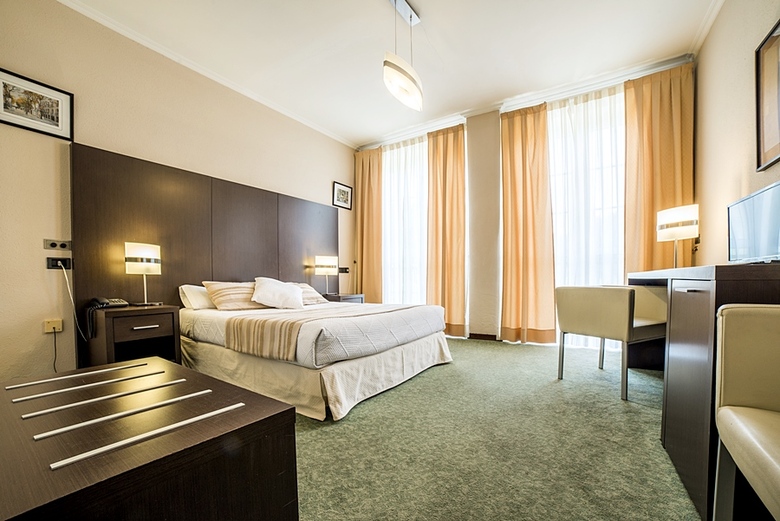 Hotel O Val Do Naseiro