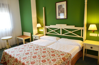 Hotel Parque Caba�eros