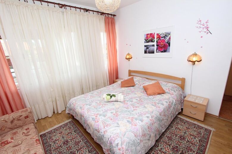 Apartments Godena