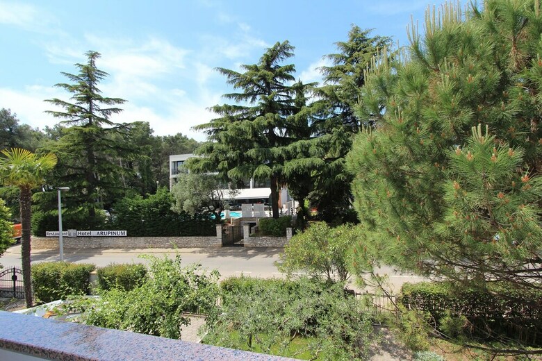 Apartments Godena