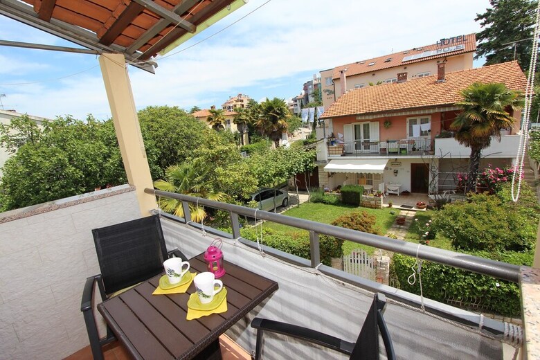 Apartments Godena