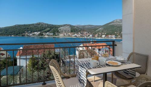 Arka Trogir Apartments
