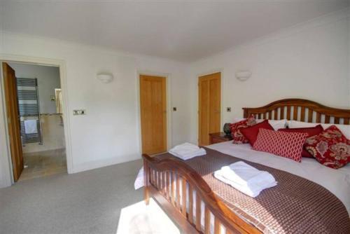 Villa Priory House; Sleeps 6-20