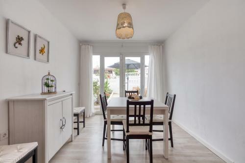 Ideal Getaway 2br Chalet - Private Terrace