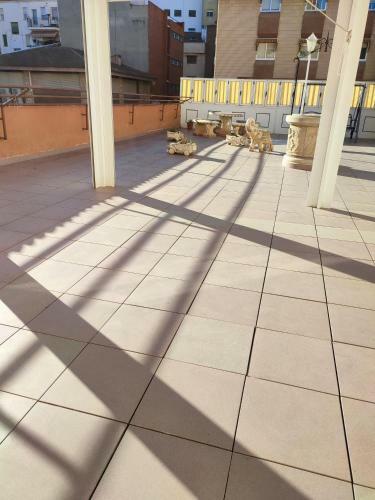 Apartamento Duplex Grande Con Dos Grajes