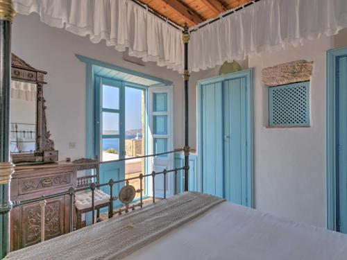 Traditional Houses Irini