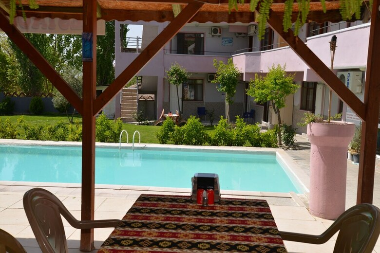 Hostal Sunrise Aya Hotel