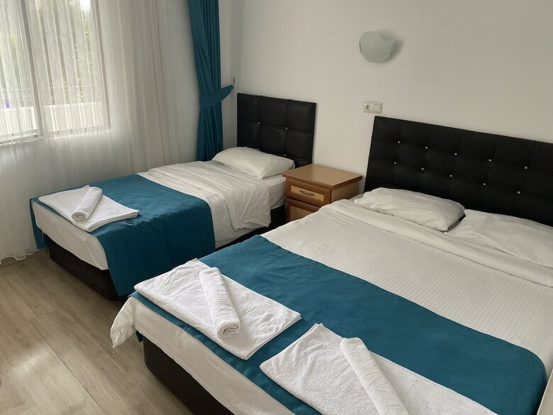 Hostal Sunrise Aya Hotel