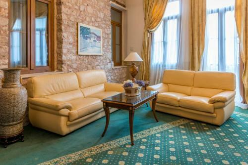 Alexios Luxury Hotel
