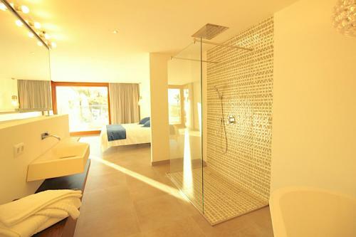 4 Bedroom Luxury Apartment With Sea View