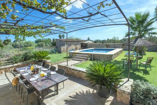 Owl Booking Villa Rocases - Rustic Stay