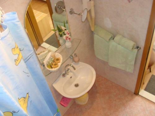 Hostal Rooms Monika