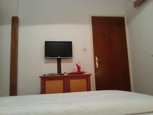 Hostal Rooms Monika