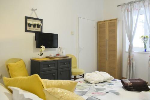Hostal Rooms Monika