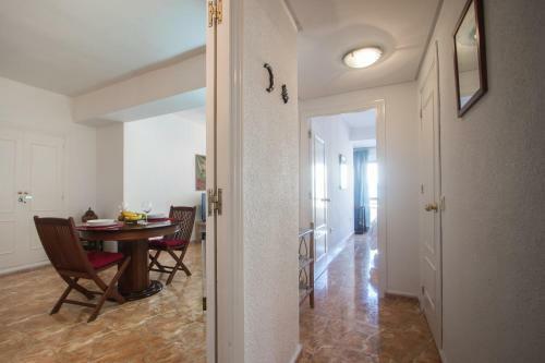 Alicante Central And Beach Side Apartment