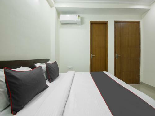 Collection O 83880 Moon Shine Hotel