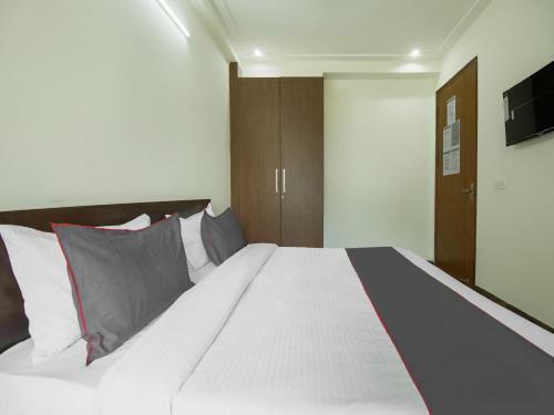 Collection O 83880 Moon Shine Hotel