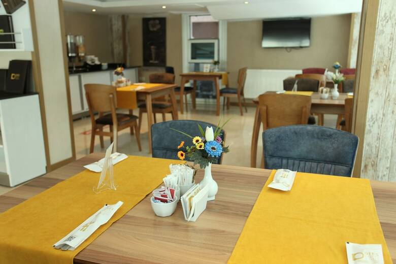Dies Hotel