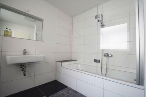 Apartamento Gro�z�gige 2-zimmer-wohnung Mit Balkon