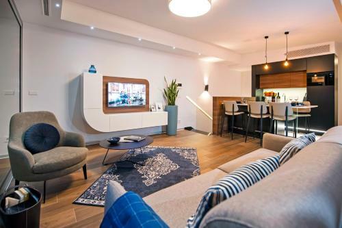 The Q - Superior Apartment