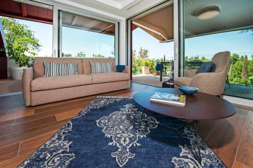 The Q - Superior Apartment