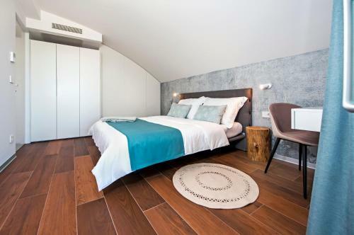 The Q - Superior Apartment
