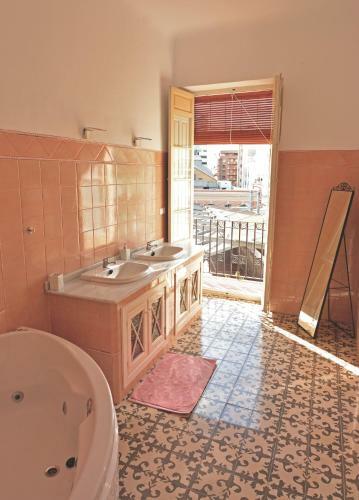 Historic Apartment By Mercado Central
