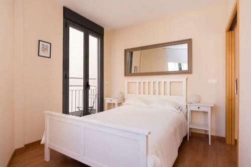 Modern 2 Bed Apartment In Historic Centre