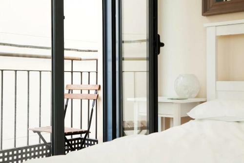 Modern 2 Bed Apartment In Historic Centre