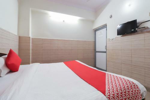 Oyo 62288 Hotel Sapna
