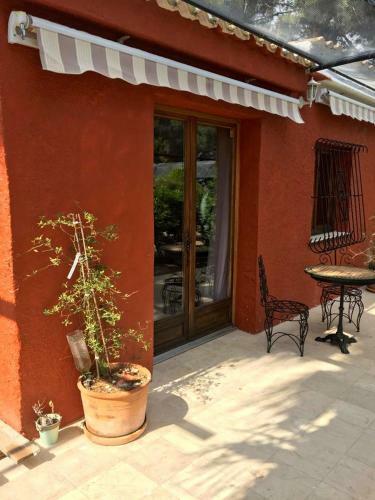 Hostal La Guarida