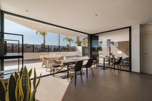 Smart Sea Waves Apartment On The Beach