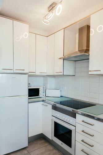Stunning 2 Bedroom Apartment With Pool View