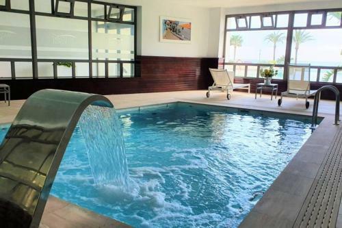 Apartamento En Complejo Mascarat Beach, Bg62a