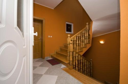 Hostal Apartment And Room Marlen