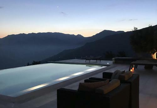 Villa Casa Blanca Modern Luxury