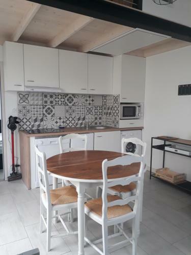 Maisonette 200m De La Plage