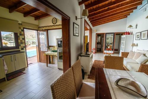 Villa Palmitos Deluxe Seaview